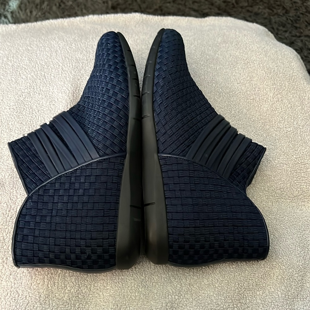 Women’s shoes